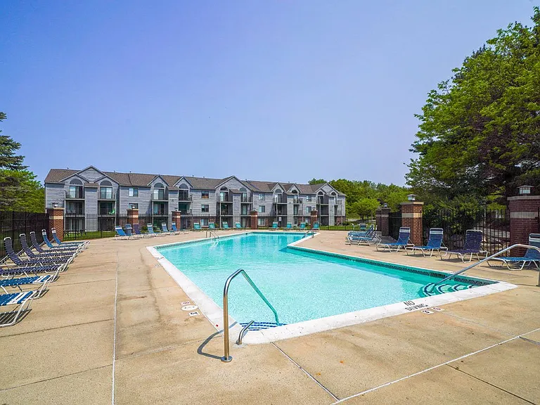 Green Ridge Apartments — Photo 35