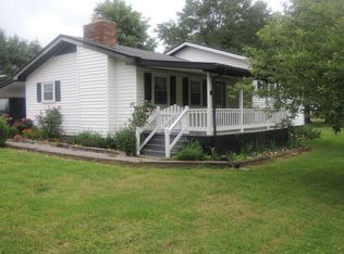 4470 Standing Rock Rd, Deer Lodge, TN 37726