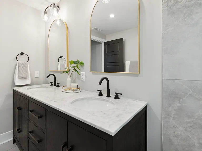 1110 W Valley Rd — Photo 53