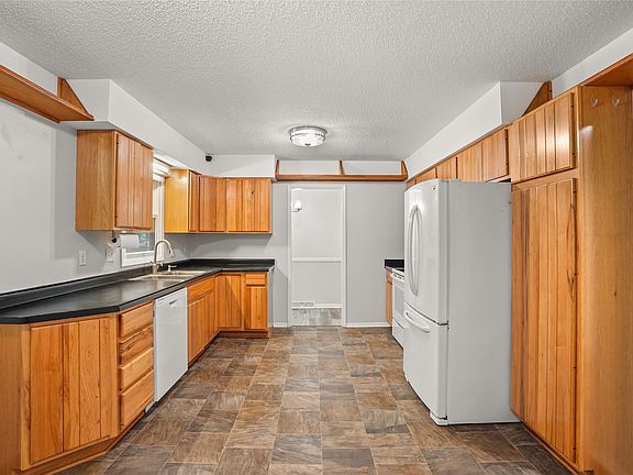 2nd image of 700 S 2nd St
