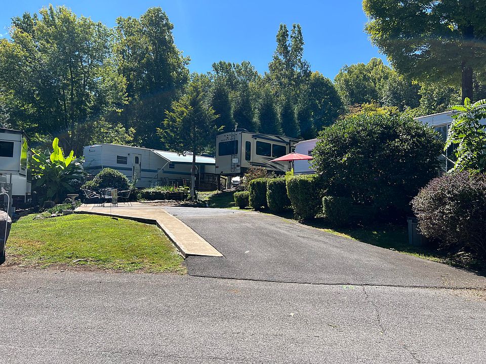 2nd image of 4229 E Pkwy Lot 75