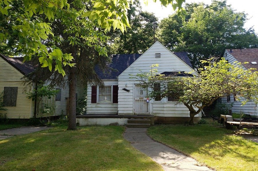 1st image of 15853 Bentler St