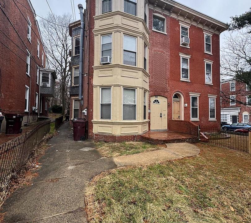 1st image of 902 N Madison St