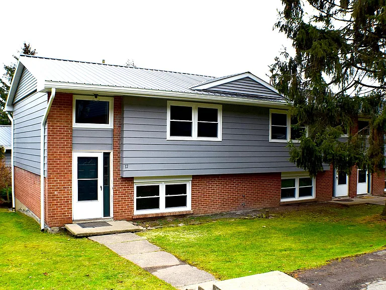 Mountain Ridge Townhouses — Photo 29