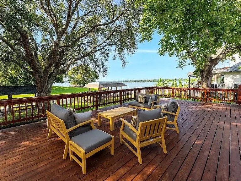 8311 Amber Cove Dr — Photo 18
