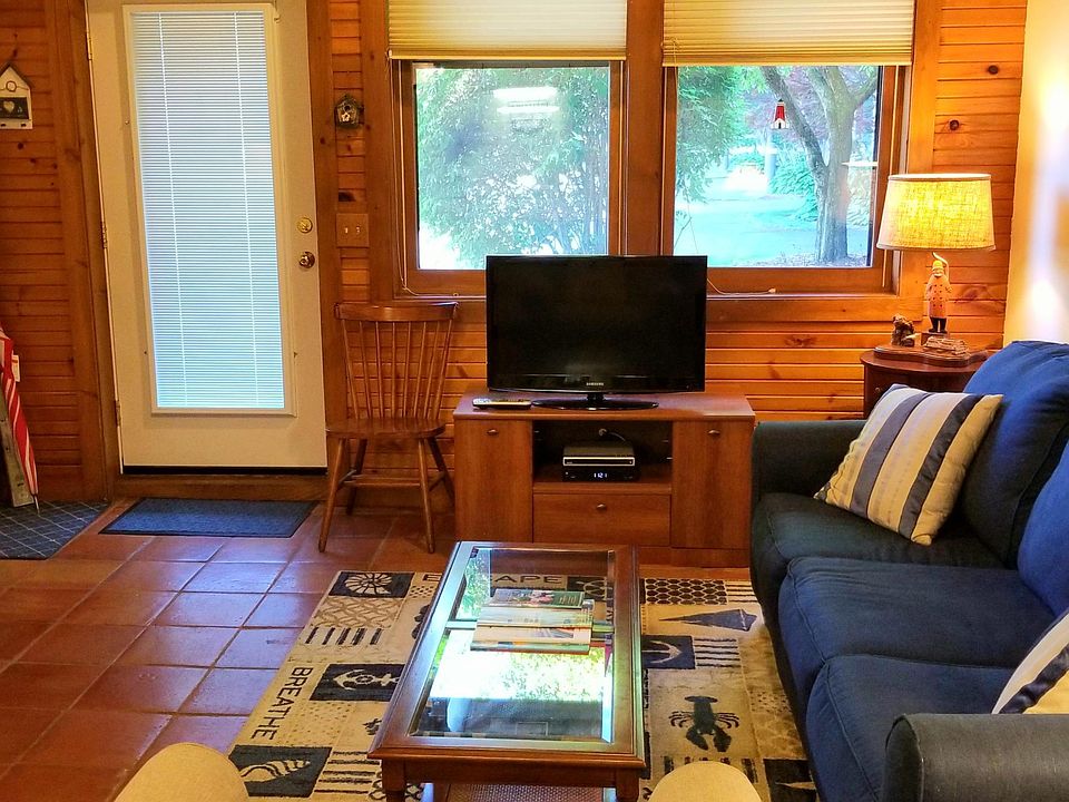 1st image of 110 N Harbor Dr Unit 111
