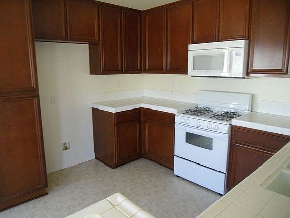 4th image of 2456 W Cleveland Ave
