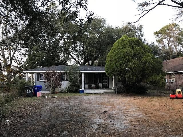 1st image of 2406 Lupine St