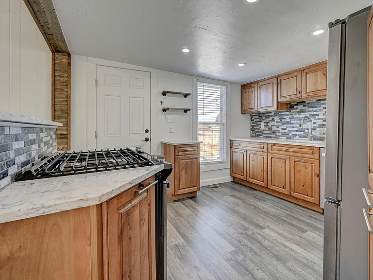 235 E Cornell Ave — Photo 7