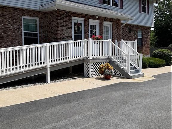 2nd image of 25 Pine Ln