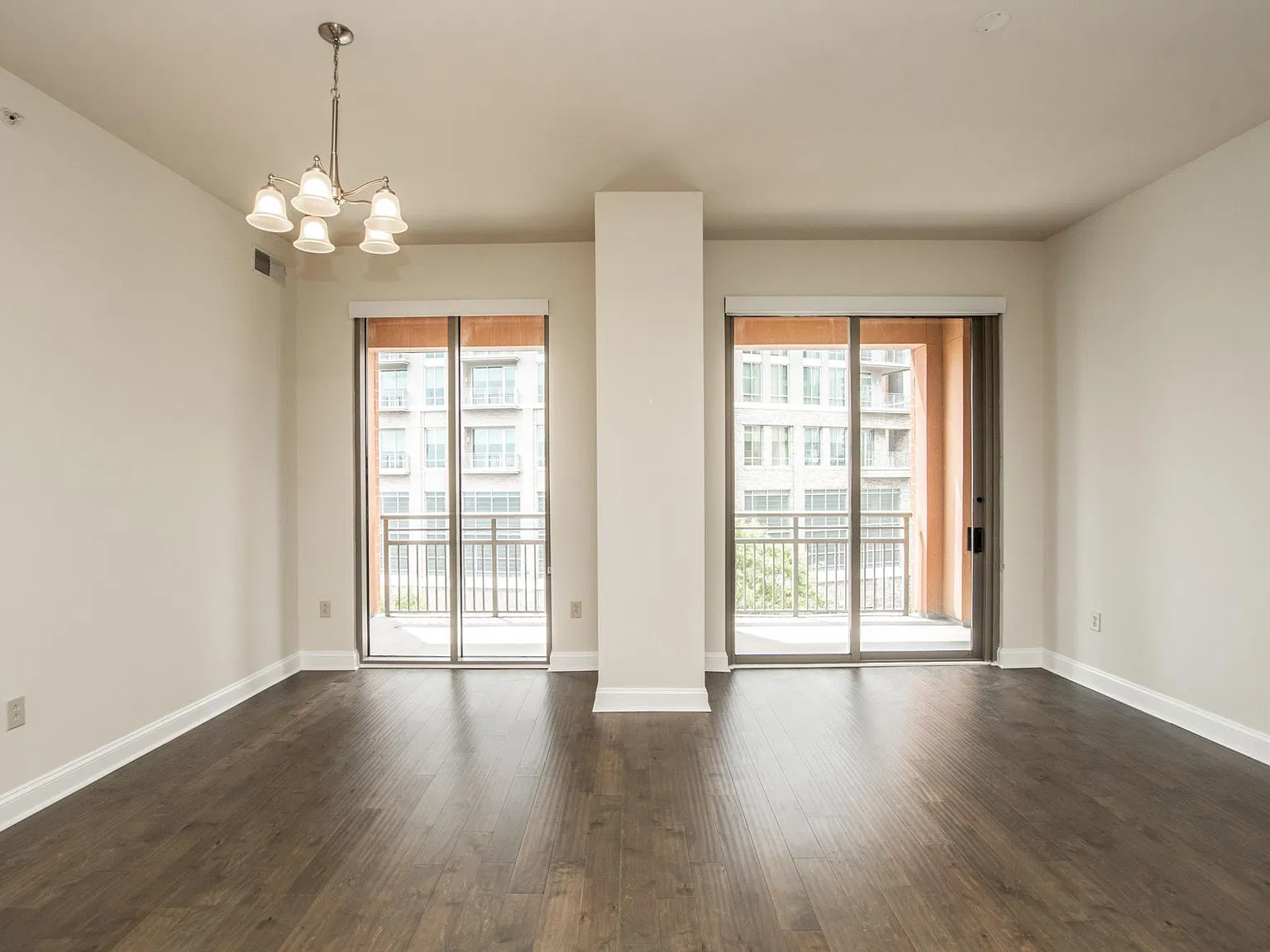 2 bed, 1200 sqft, $2,595 — Photo 3