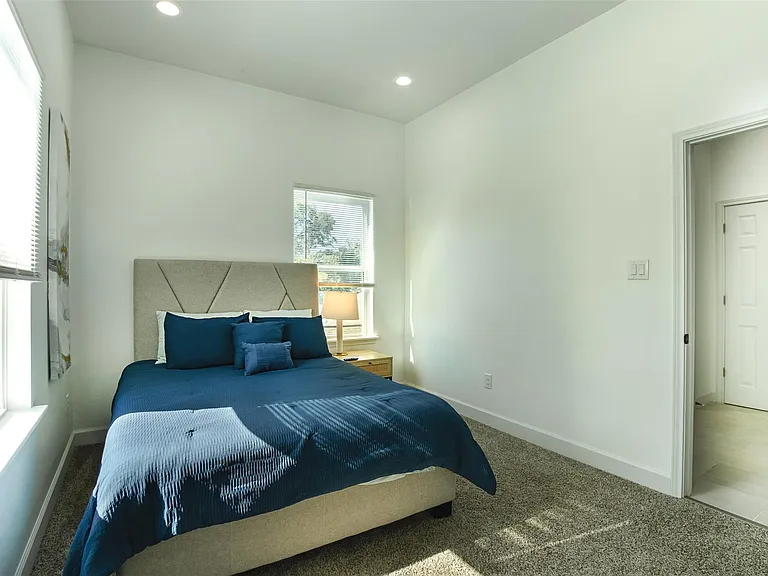 4114 Ward St — Photo 34