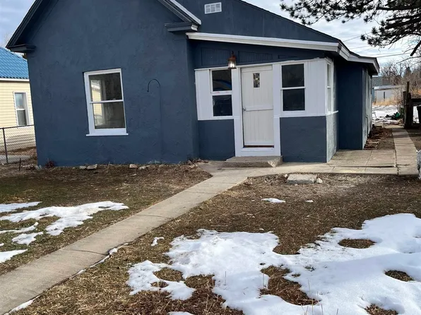 604 14th St, Wheatland, WY 82201