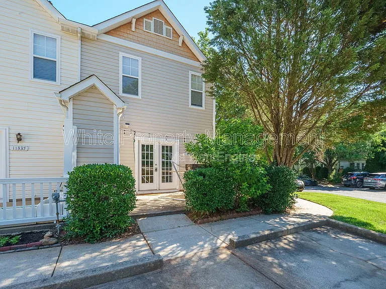 11339 Dundarrach Ln — Photo 30