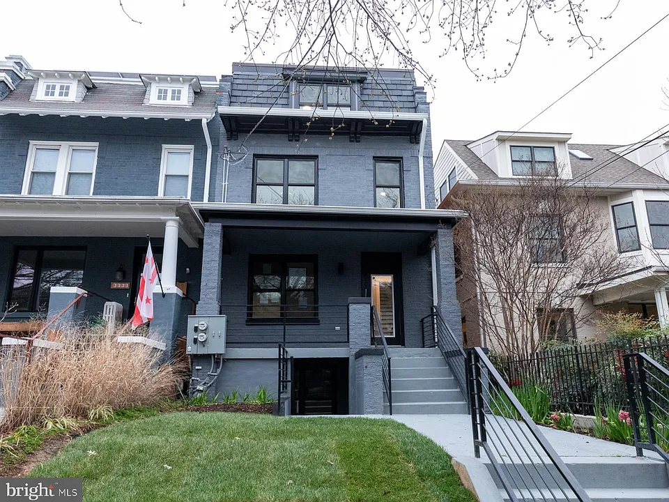 1321 Shepherd St NW