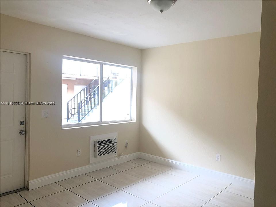 1st image of 1940 Washington Ave #3