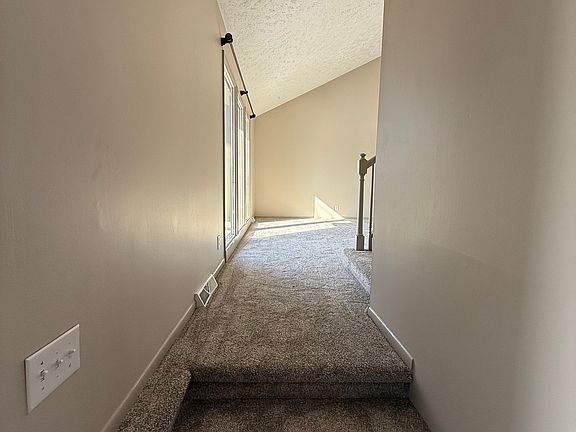 3rd image of 15504 Arbor St