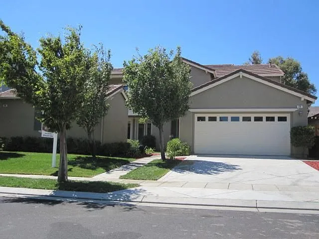 96 Felicia Ave photo 1