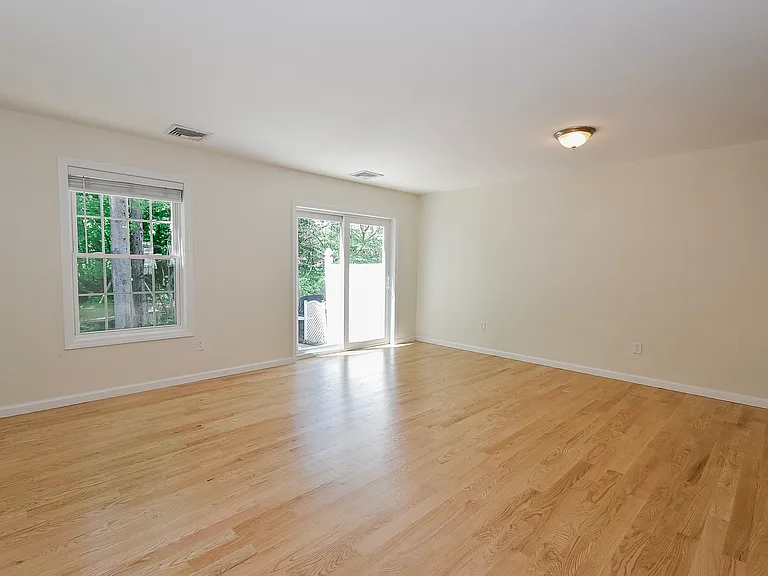 2118 Meriden Waterbury Tpke #16 — Photo 11