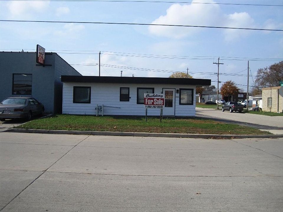 2nd image of 5089 N 124th St
