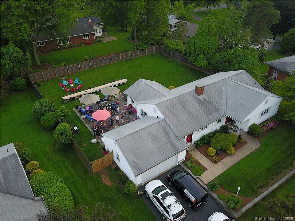 2nd image of 17 Eastwood Rd