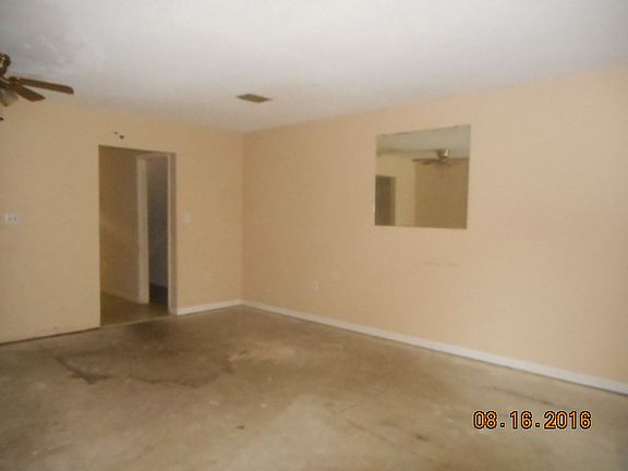 Additional Living Room
