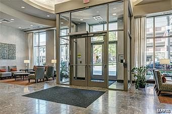 2nd image of 4909 Laclede Ave #1206