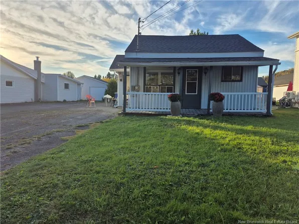 6 Damase St, Edmundston, NB E7C 1N6