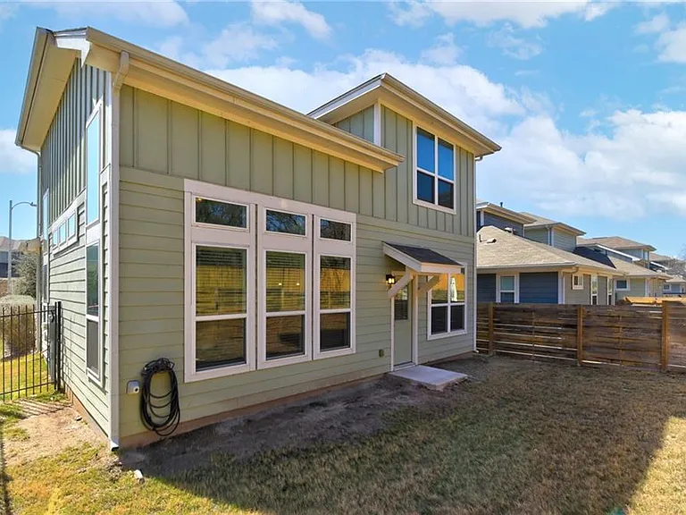5809 Swayden Ln — Photo 12