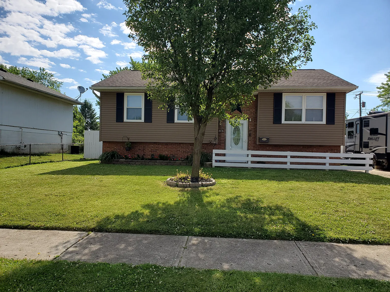 4976 Fishburn St photo 1