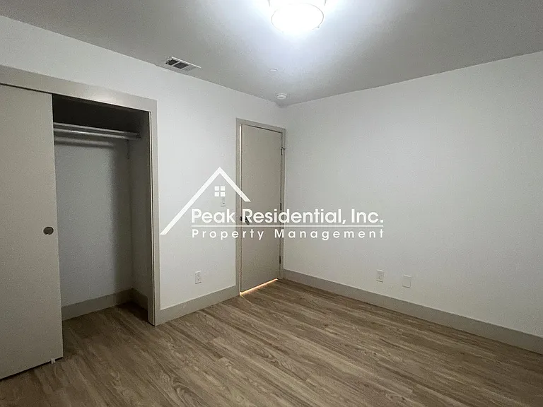 4867 V St — Photo 15