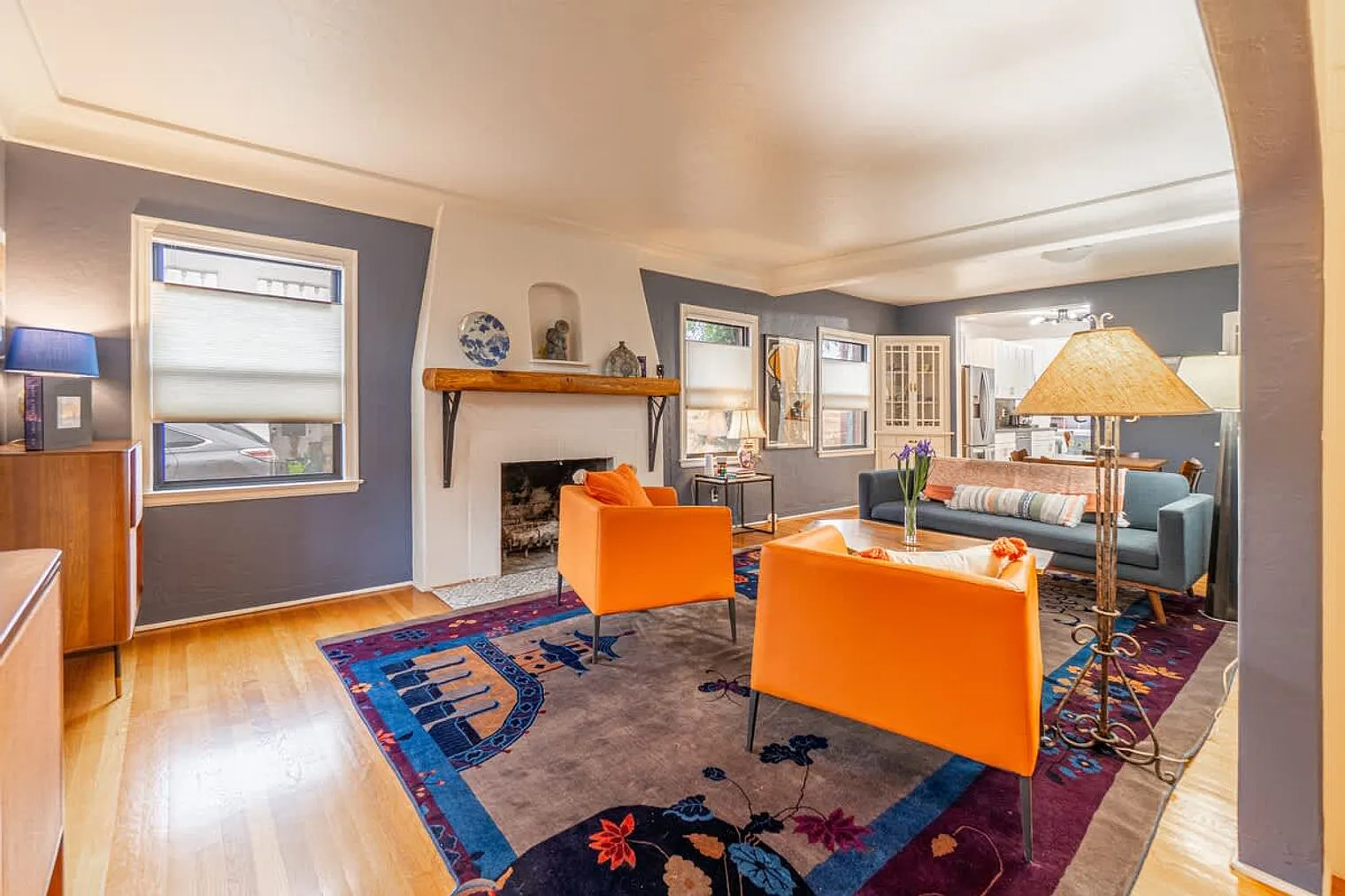 2 bed, 1.0 bath, 1237 sqft, $7,778 — Photo 1