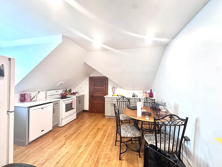22 Greenough St #2A — Photo 1
