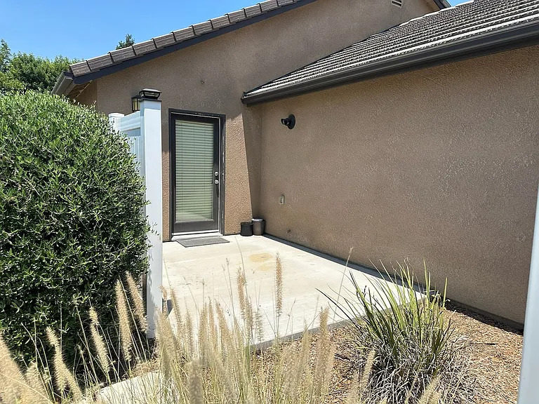 2011 Bella Oaks Dr — Photo 3
