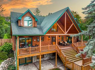 N1988 Birches Dr, Lake Geneva, WI 53147