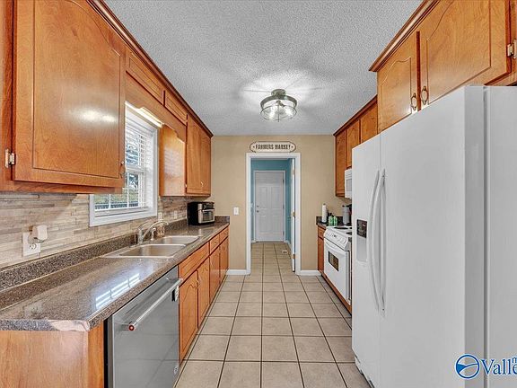 4th image of 237 Tanner Point Dr