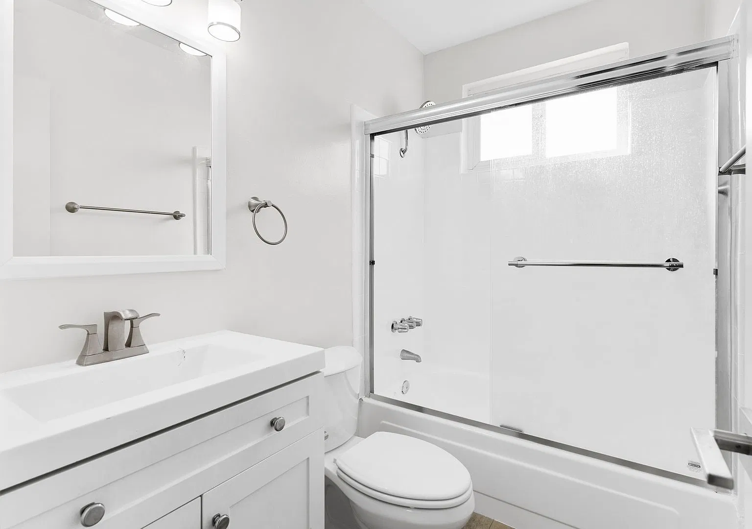 112 E Buckthorn Street — Photo 4