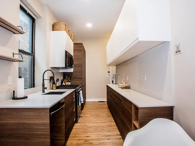 2115 W Dickens Ave #1F — Photo 11