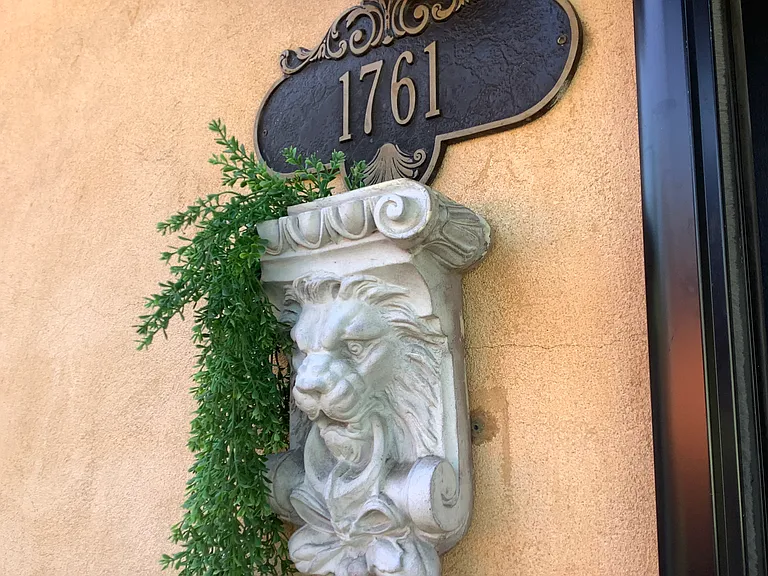 Elm St — Photo 23