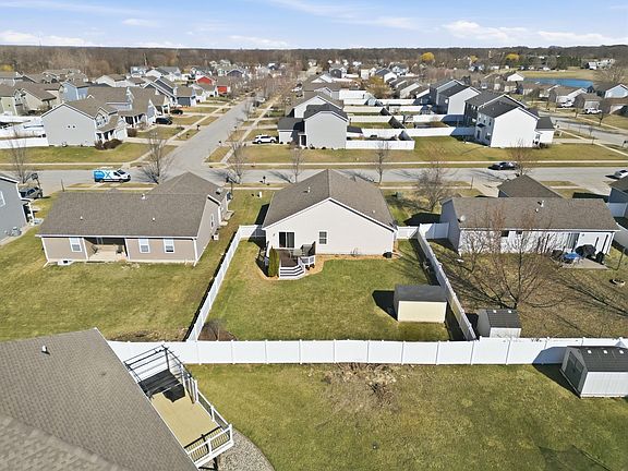 3rd image of 230 Grandale Dr