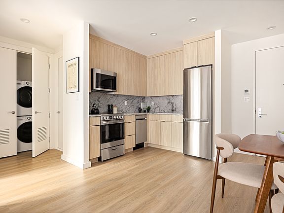 4th image of 100 Sullivan Pl #308