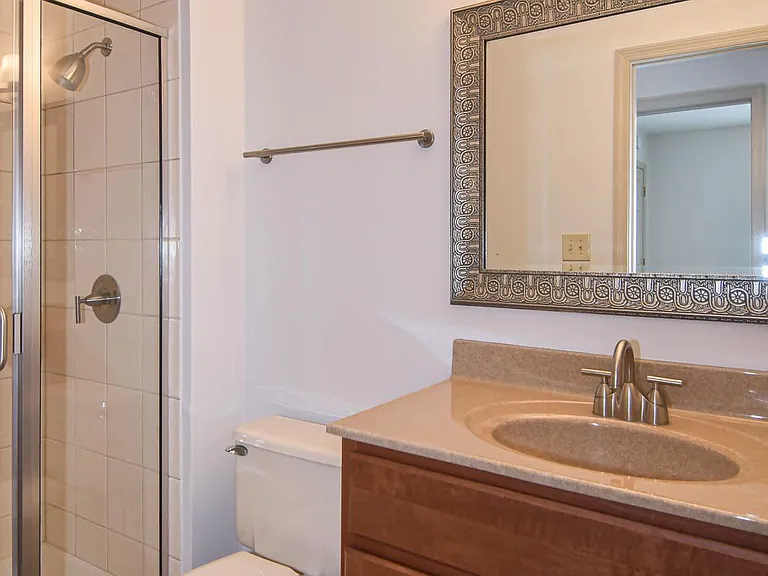 4444 Lindell Blvd #7 — Photo 44