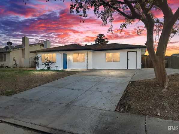 5811 Fair Oaks Dr, Bakersfield, CA 93306