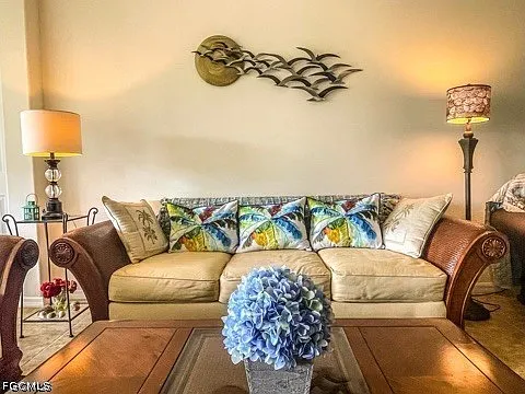 2 bed, 2.0 bath, 1385 sqft, $5,400 — Photo 4