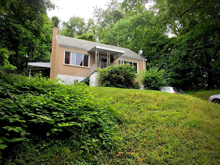 3927 Foster Rd — Photo 1