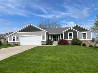 6348 W Canterbury Dr NE, Belmont, MI 49306