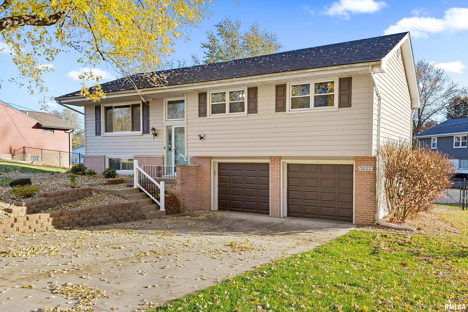 5222 W Mahark Ln photo 1
