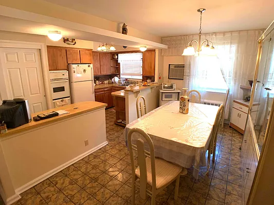 Sold by Remax Edge | media 6