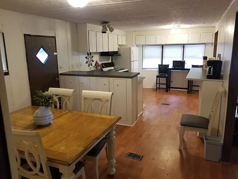 325 Lakewood Dr — Photo 14