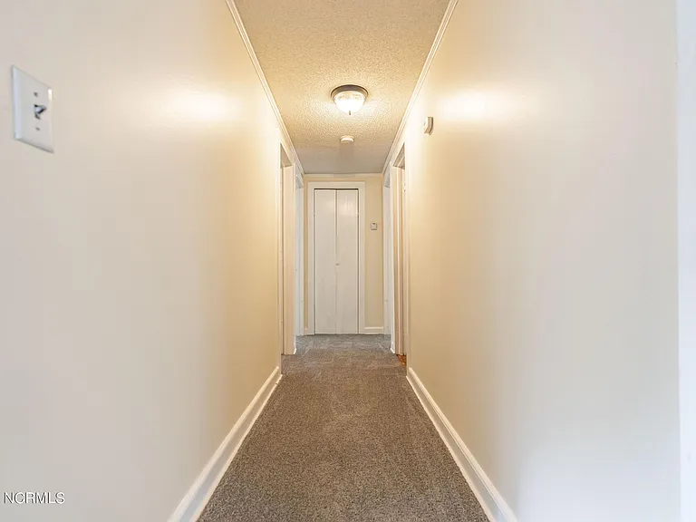 885 S Stephens St — Photo 17